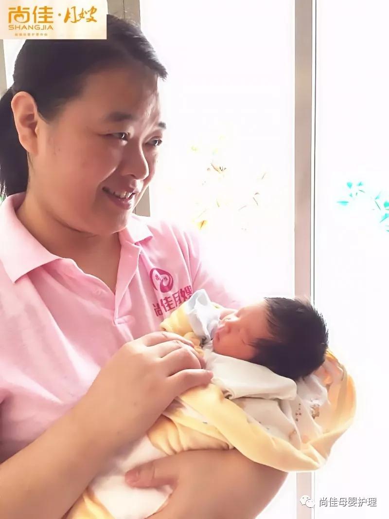 尚佳專(zhuān)業(yè)月嫂 | 母親生病丨 是否需停止哺乳？